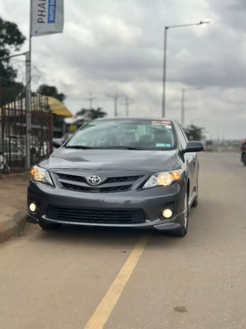 Toyota Corolla   - 2013
