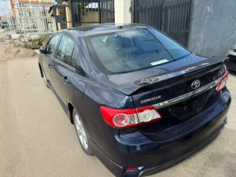 TOYOTA Corolla - 2011