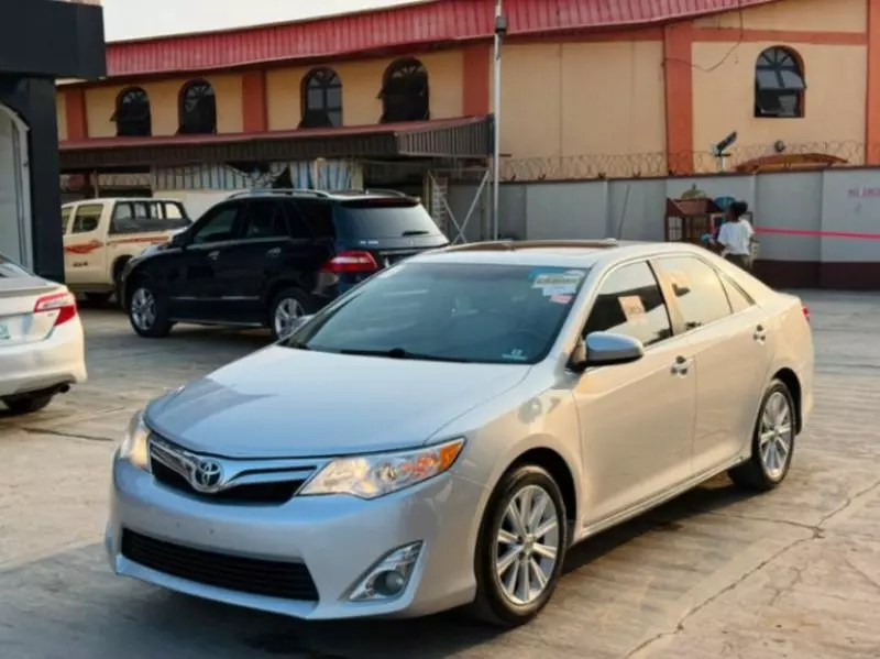 TOYOTA Camry - 2013