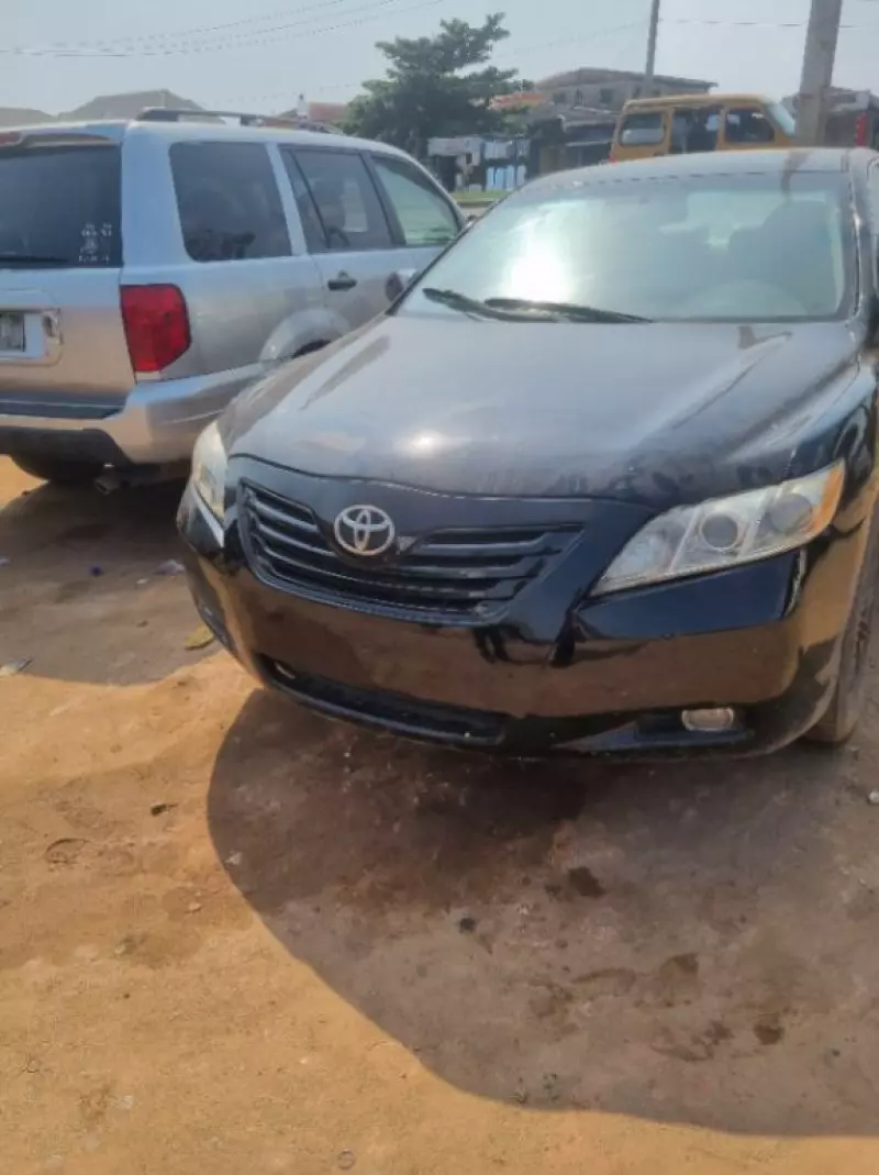 Toyota Camry   - 2008