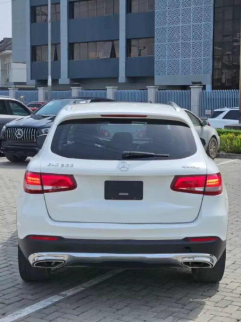 Mercedes-Benz GLC 300   - 2016