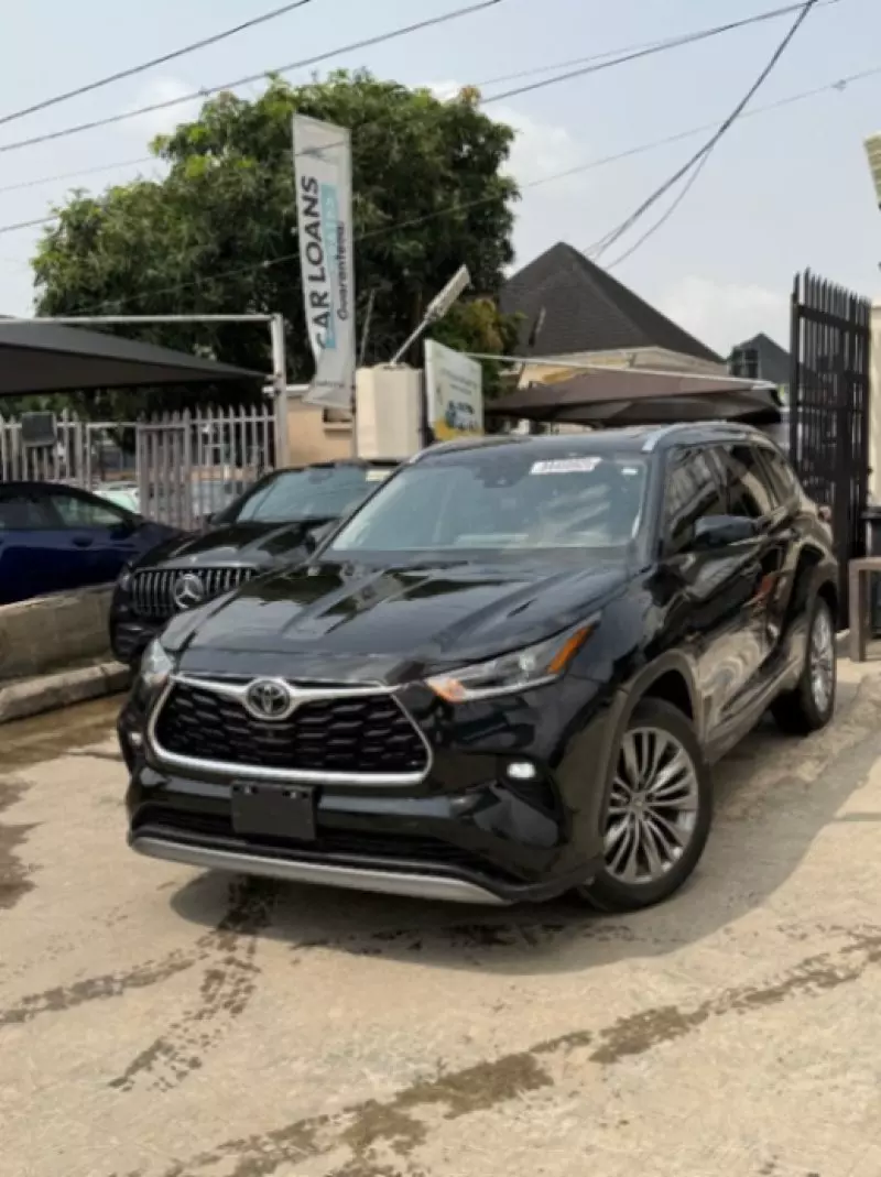 Toyota Highlander   - 2021