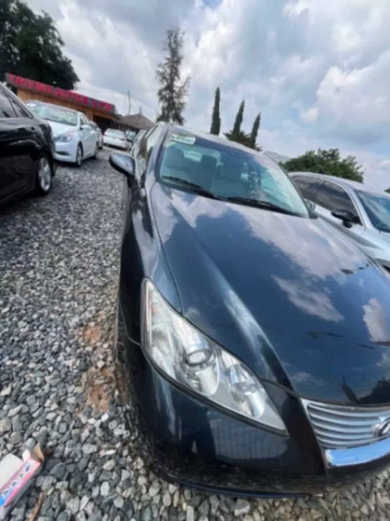 Lexus ES   - 2009