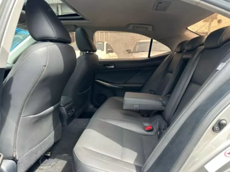Lexus IS   - 2015