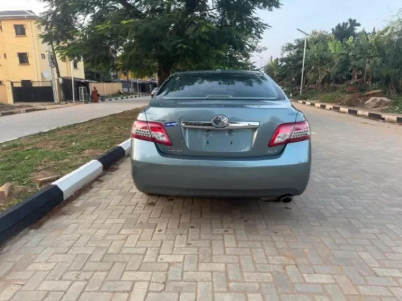 TOYOTA Camry   - 2010