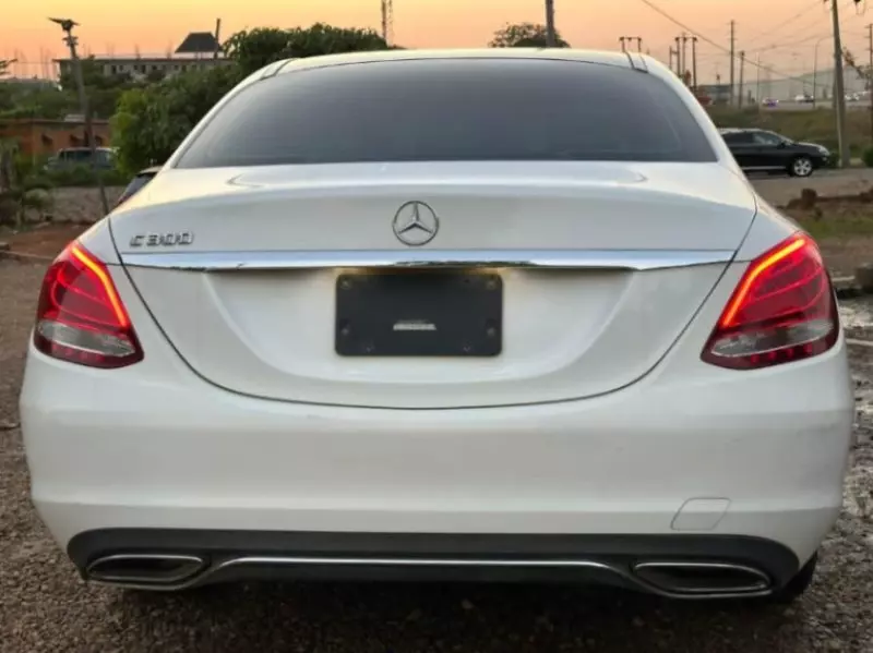 Mercedes-Benz C 300   - 2015
