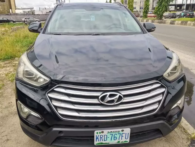 Hyundai Santa Fe   - 2014