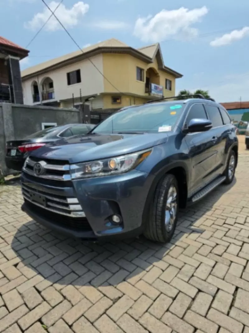 TOYOTA Highlander   - 2019