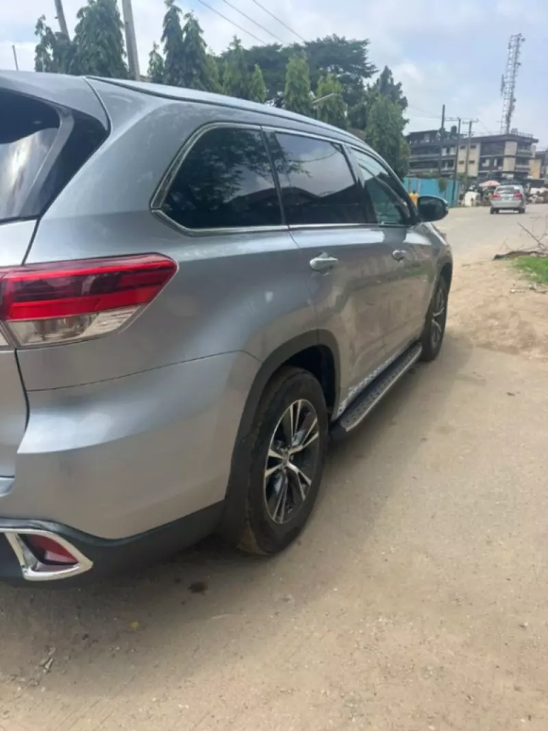 TOYOTA Highlander   - 2016