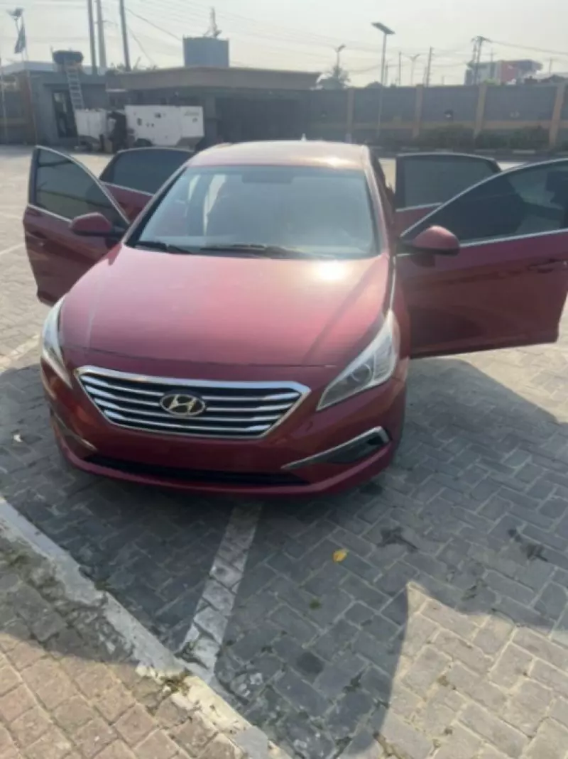 Hyundai Sonata   - 2016