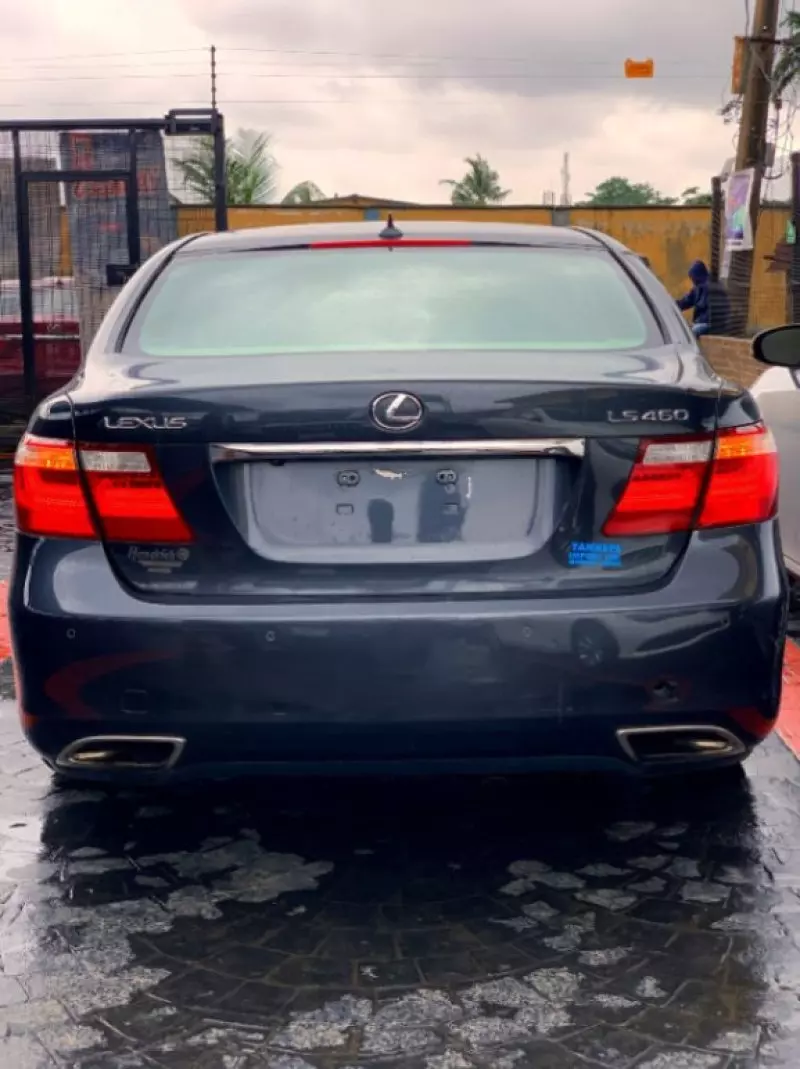 Lexus LS 460   - 2007