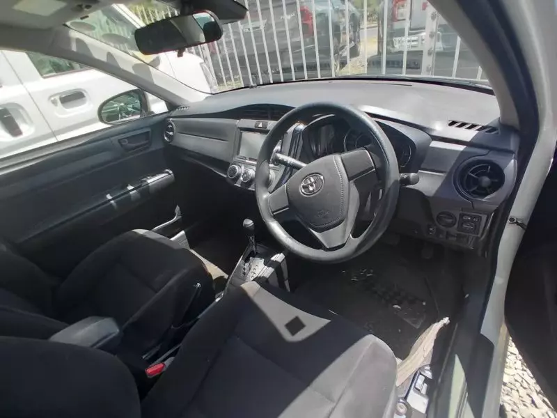 TOYOTA Axio - 2018
