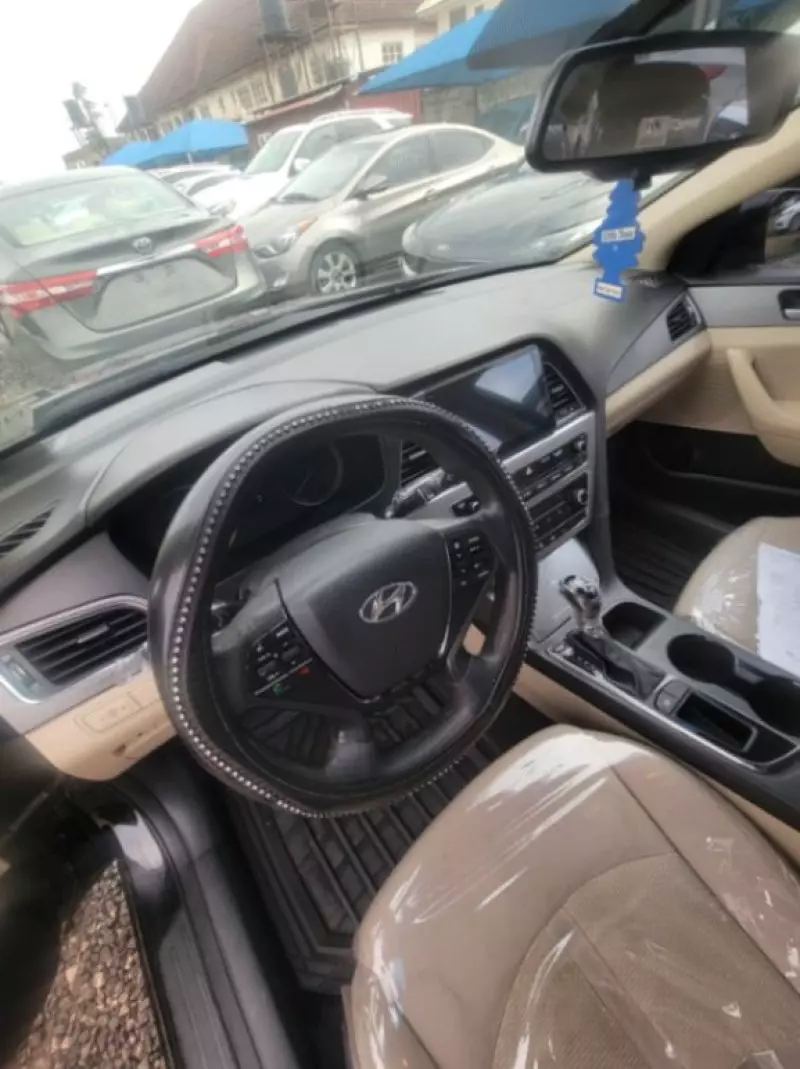 Hyundai Sonata   - 2016