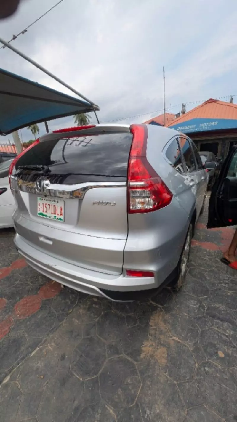 Honda CR-V   - 2015