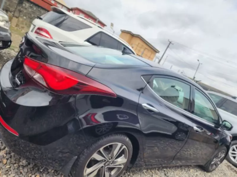 Hyundai Elantra   - 2016
