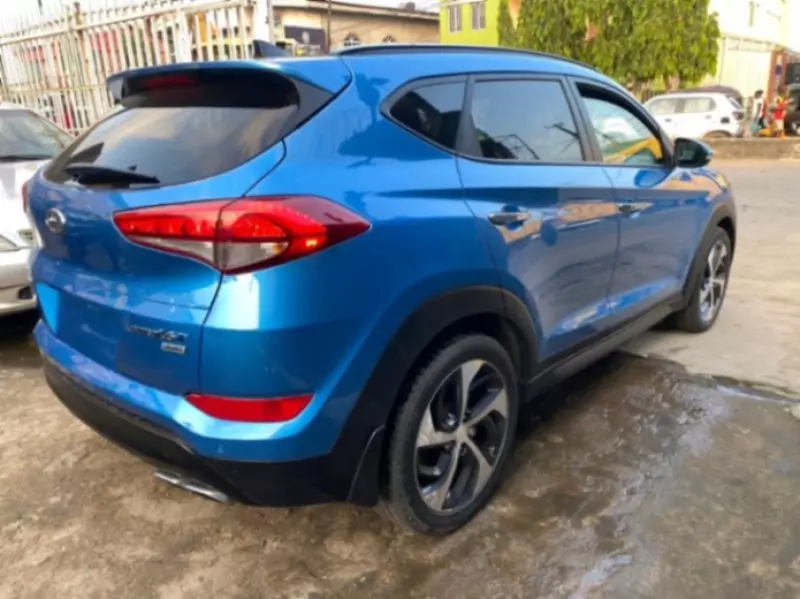 Hyundai Tucson   - 2016