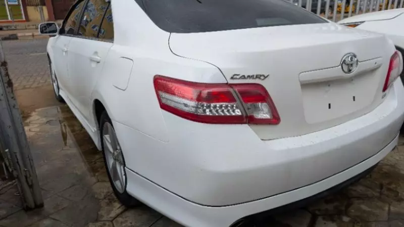 Toyota Camry - 2010