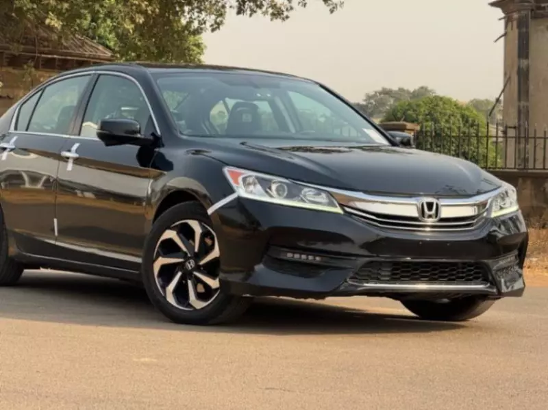 Honda Accord   - 2017