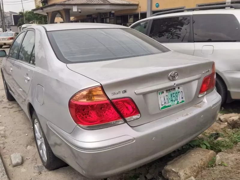 Toyota Camry   - 2006