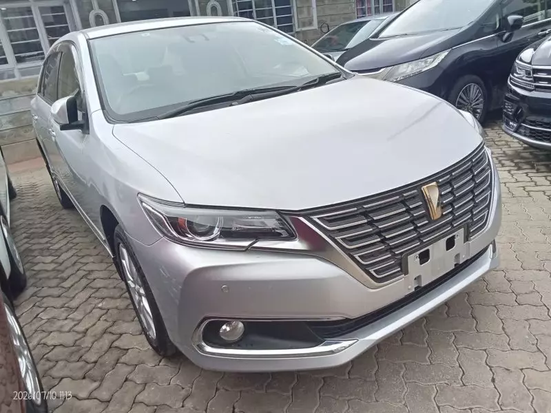 TOYOTA Premio - 2019