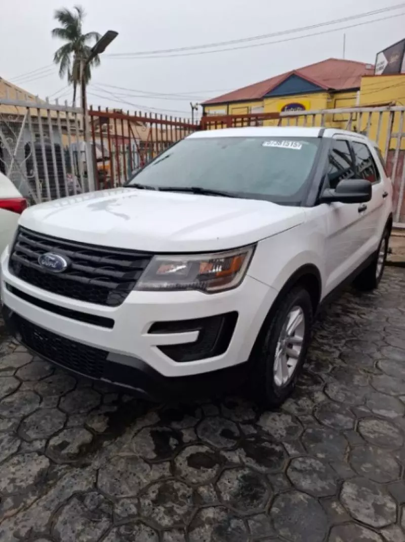 Ford Explorer   - 2019