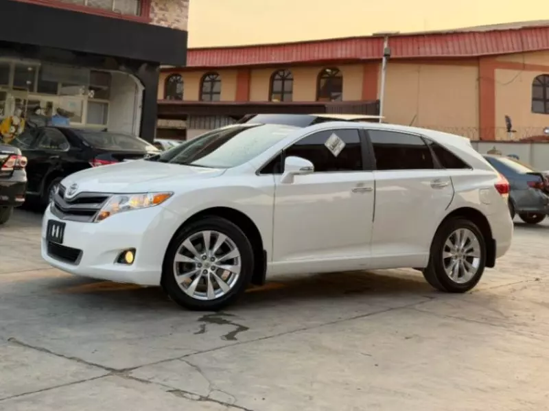 Toyota Venza   - 2014