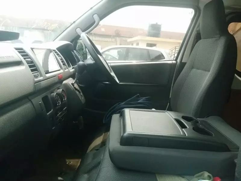 Toyota Hiace - 2013