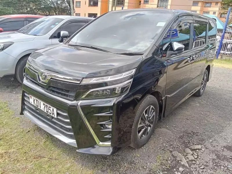 TOYOTA Voxy    - 2018