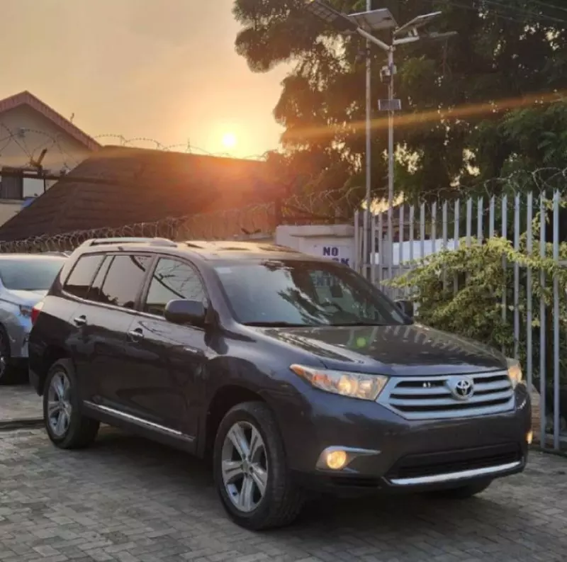 TOYOTA Highlander   - 2012