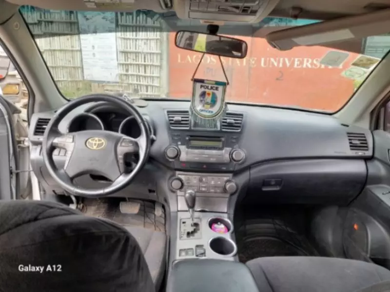 TOYOTA Highlander   - 2010