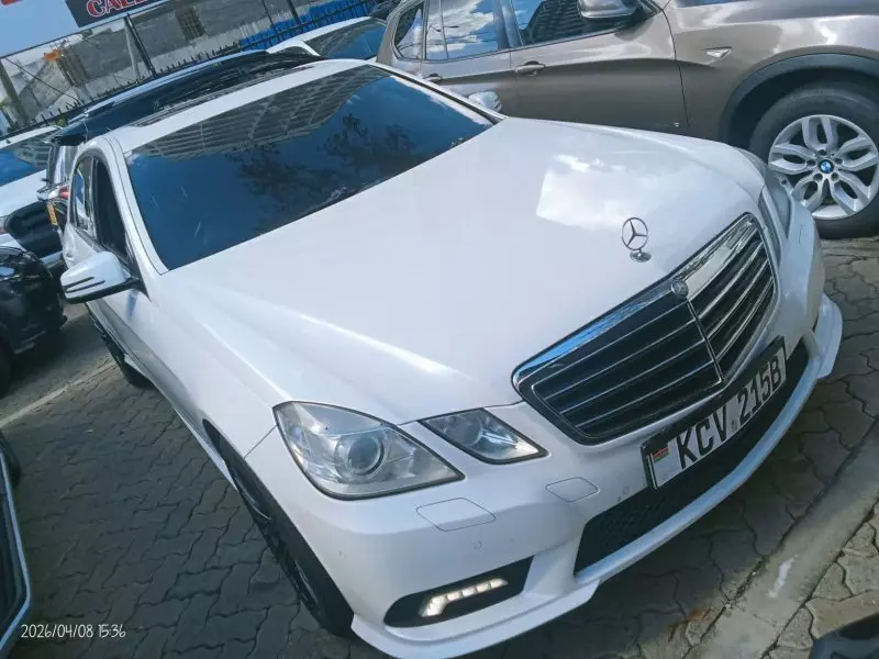 Mercedes-Benz E350   - 2012