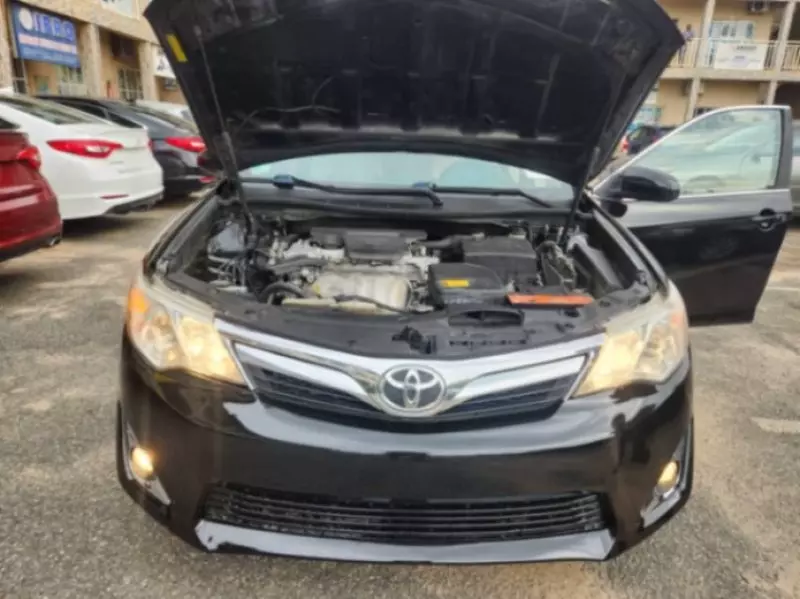 Toyota Camry   - 2014