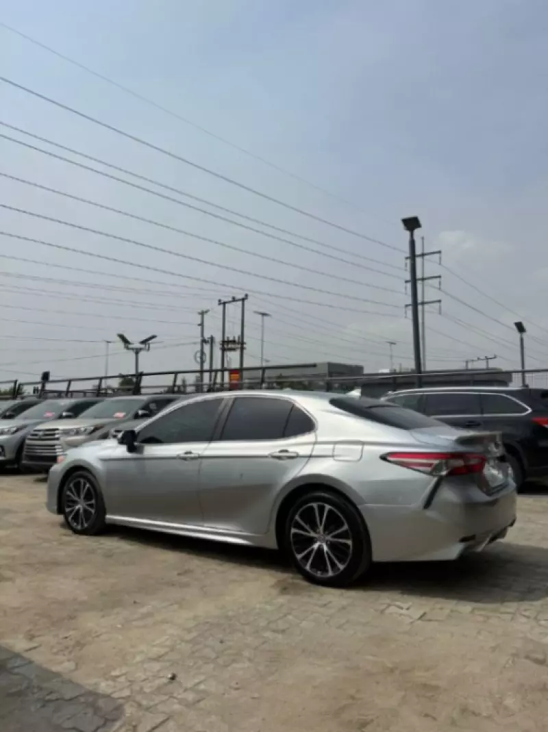 Toyota Camry   - 2019