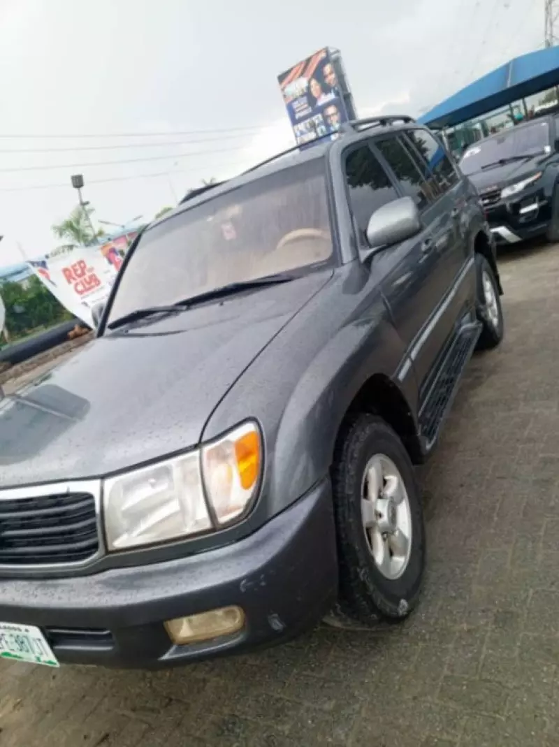 Toyota Land Cruiser   - 2000