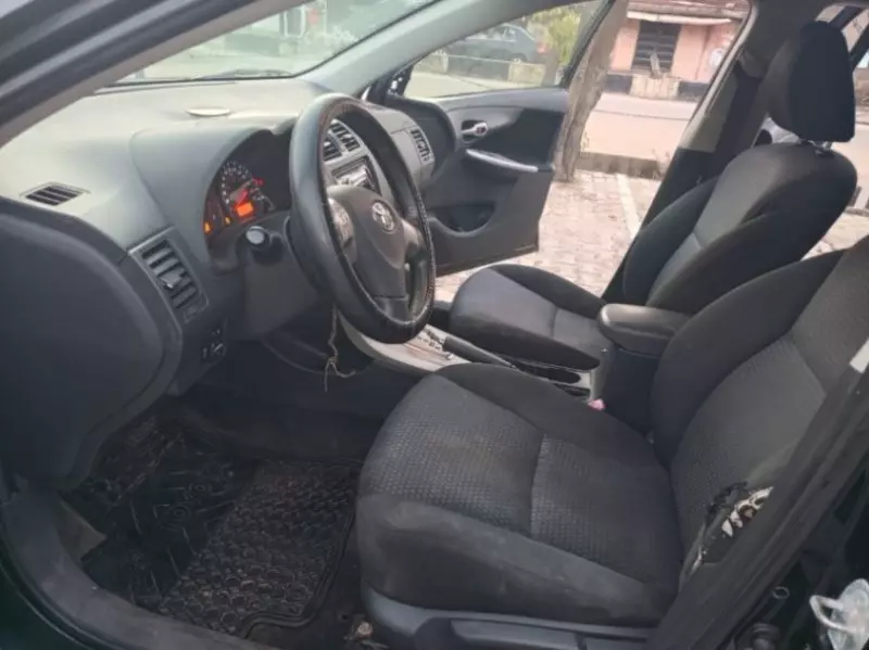 Toyota Corolla   - 2009