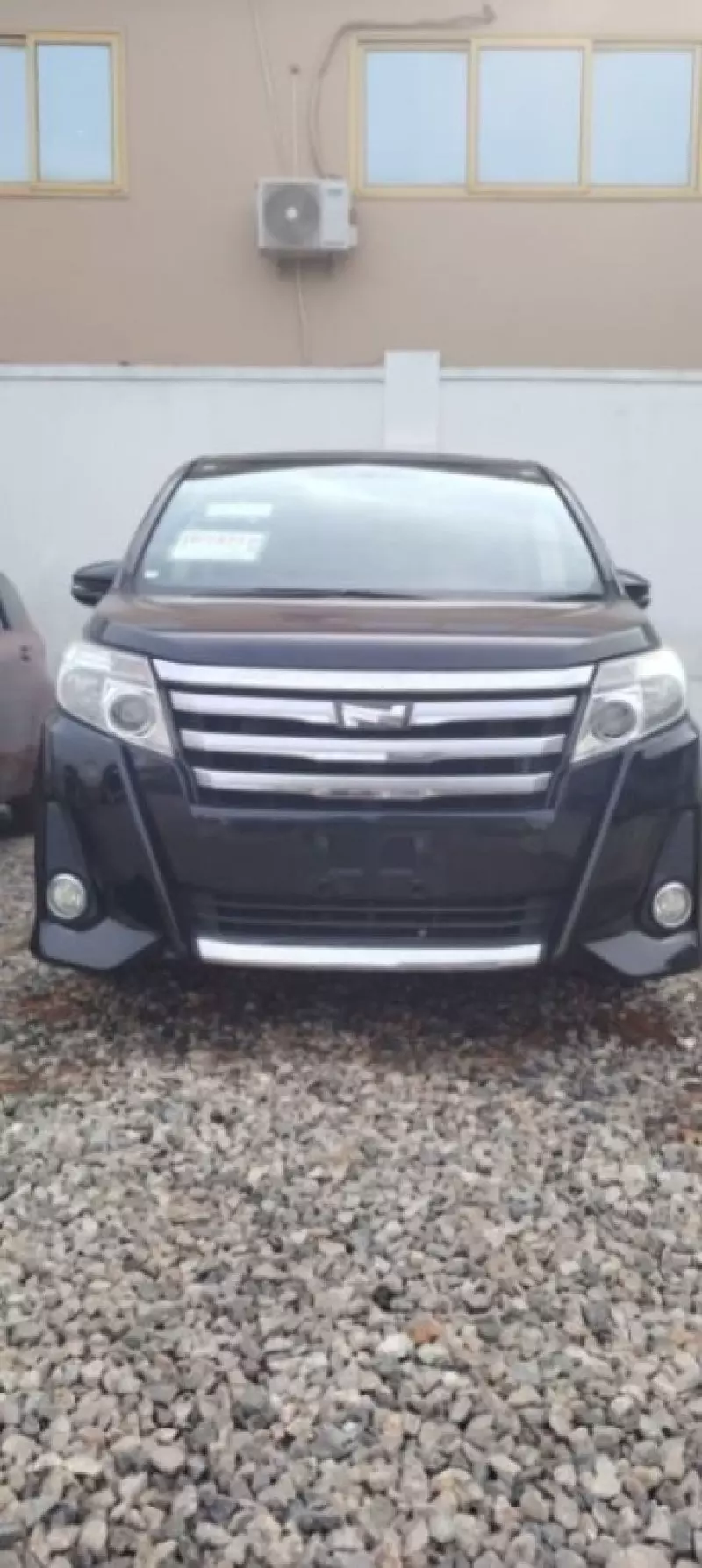Toyota Noah   - 2014