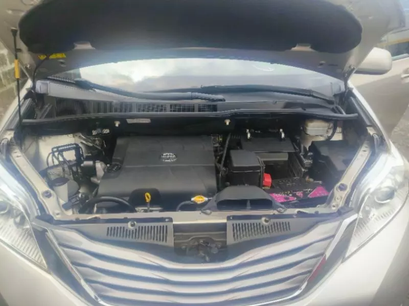 TOYOTA Sienna   - 2015