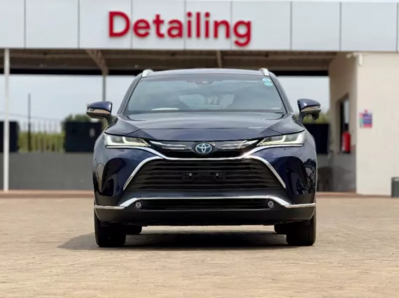 Toyota Harrier   - 2020