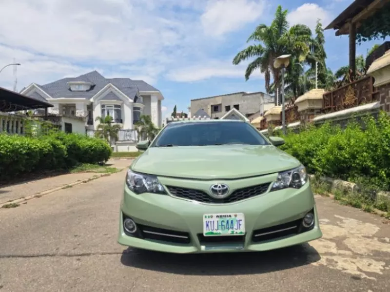Toyota Camry - 2015