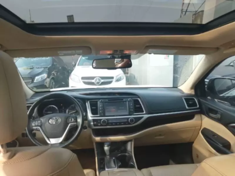 Toyota Highlander   - 2017