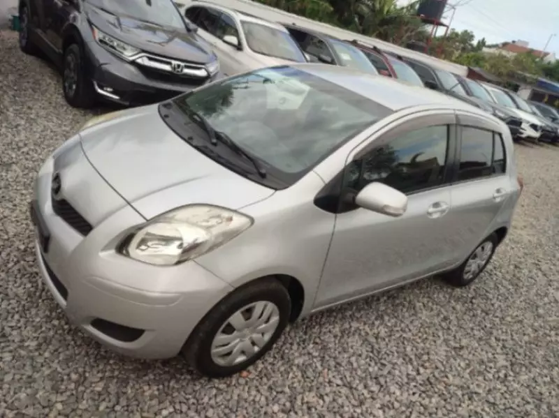 Toyota Vitz   - 2010