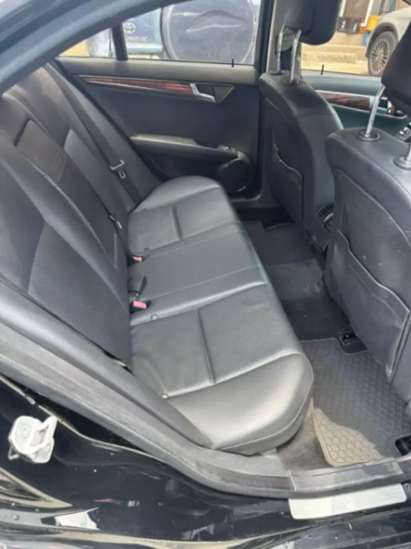 Mercedes-Benz C-Class - 2010