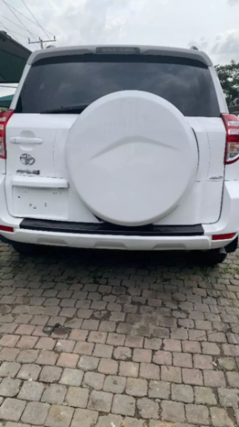 Toyota RAV 4   - 2012