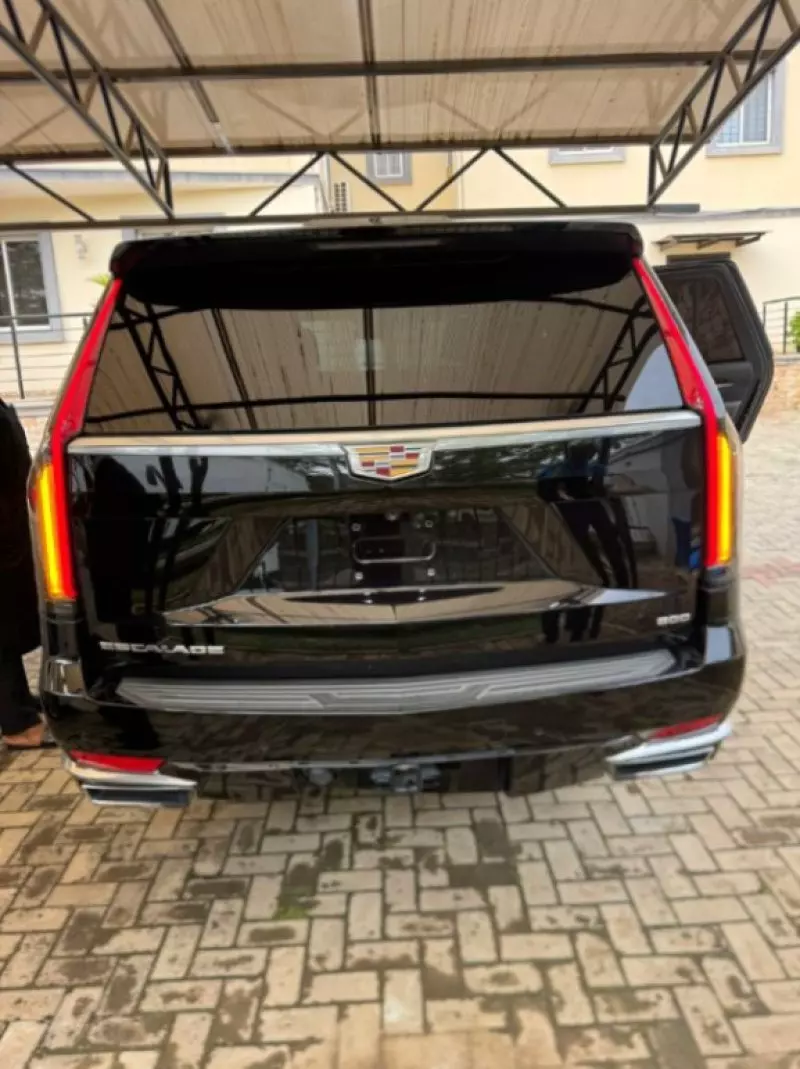 Cadillac Escalade   - 2021