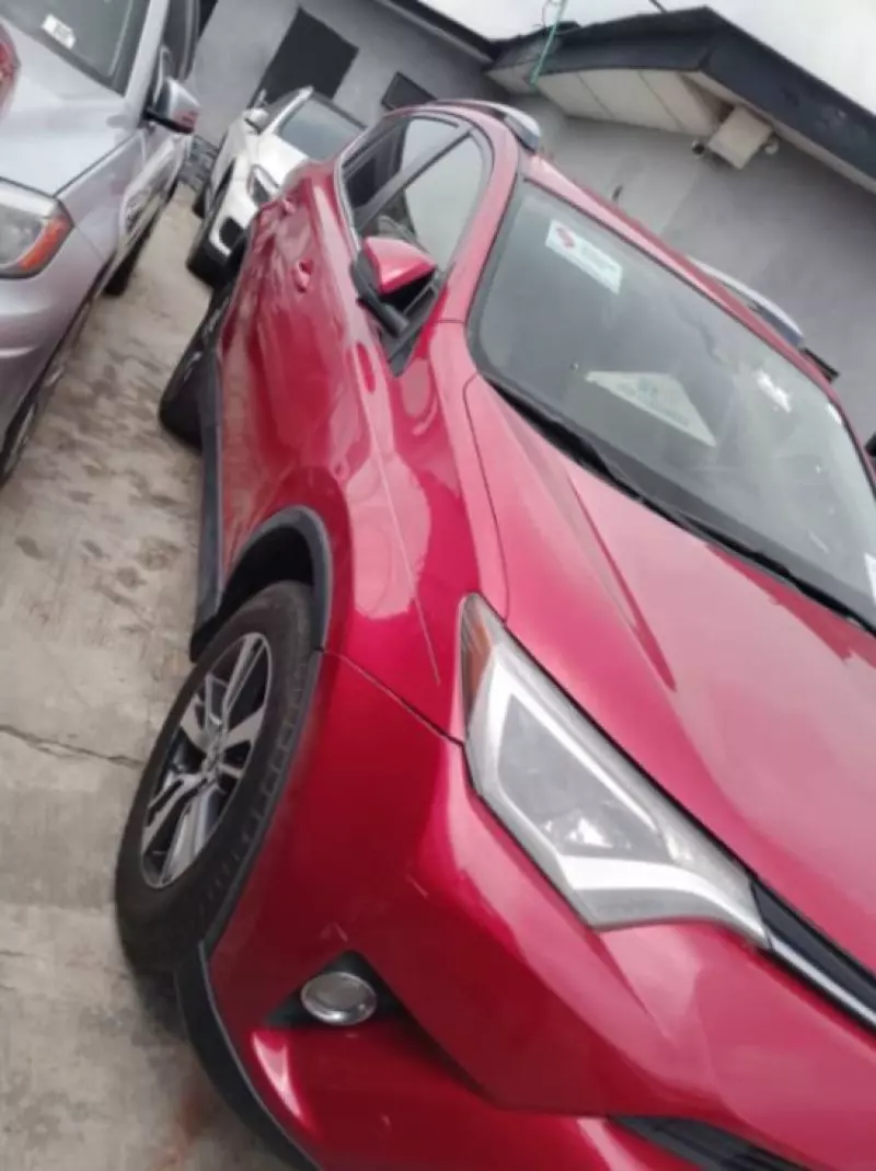 Toyota RAV 4   - 2017