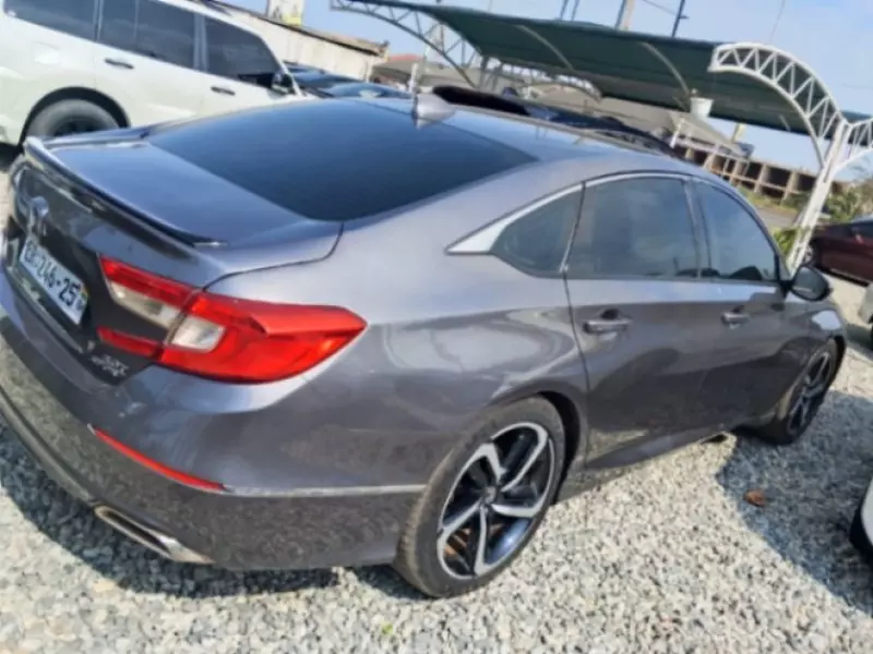 Honda Accord   - 2019