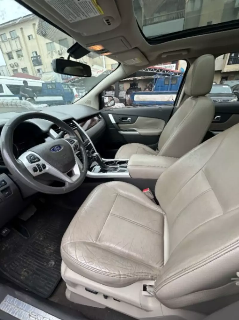 Ford Edge   - 2012