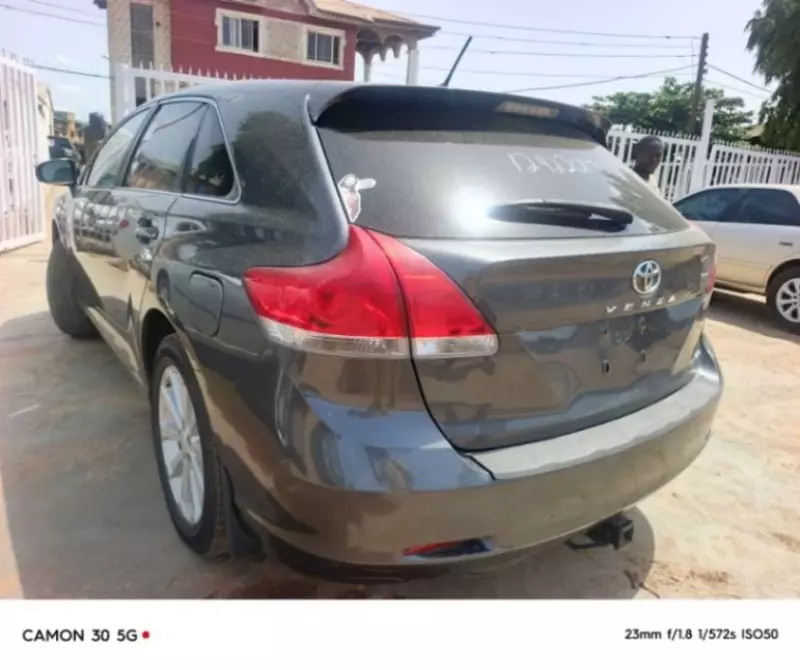 Toyota Venza   - 2011