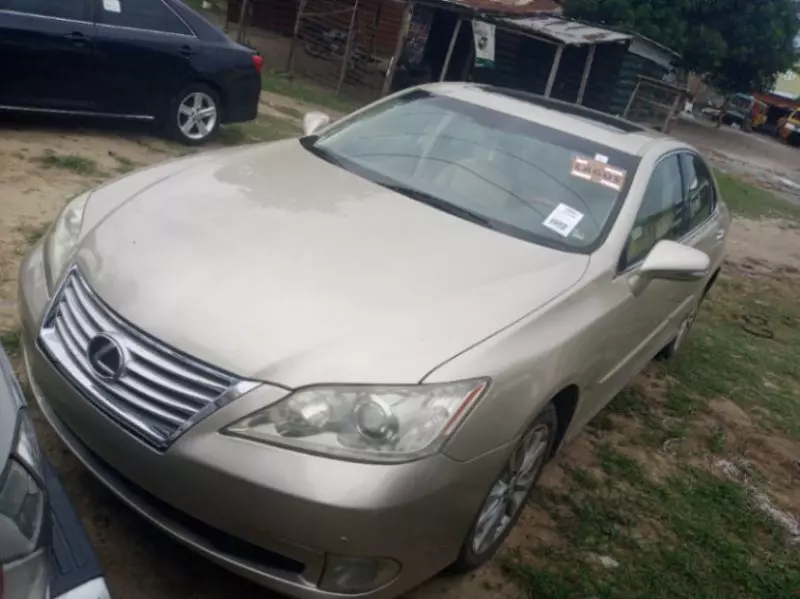 Lexus ES 350   - 2011