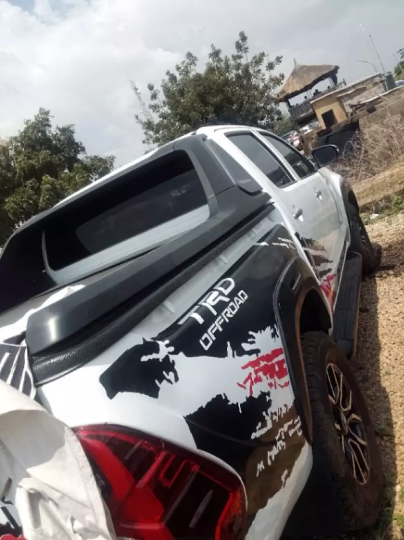 TOYOTA Hilux - 2010